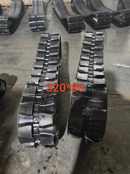 320 × 86 pista de goma